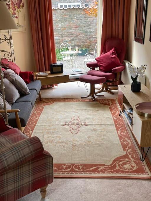 Centre Of Town House 3 Bedrooms Sleeps 5 And Infant Free Onsite Parking 2 Cars King's Lynn Eksteriør billede